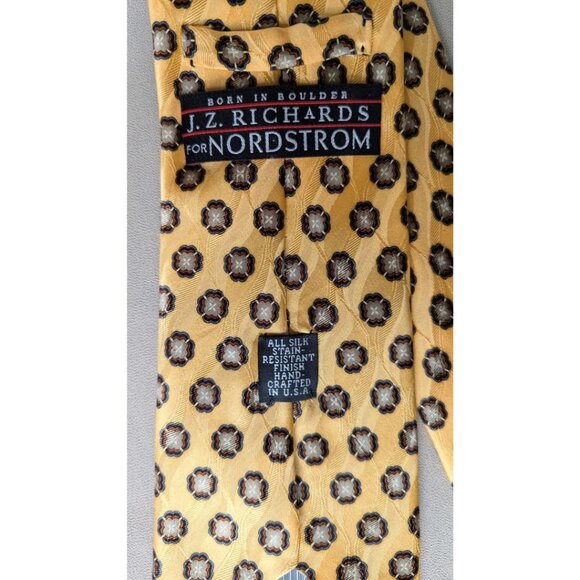 JZ Richards All Silk Jacquard Tie Floral Yellow Hand Made in USA 61" x 3 7/8" - Picture 5 of 5